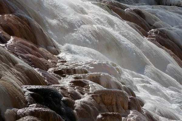 Travertin Teraszokon Hot Springs Ásványi Betétek Paletta Tavasszal Alacsonyabb Teraszok — Stock Fotó