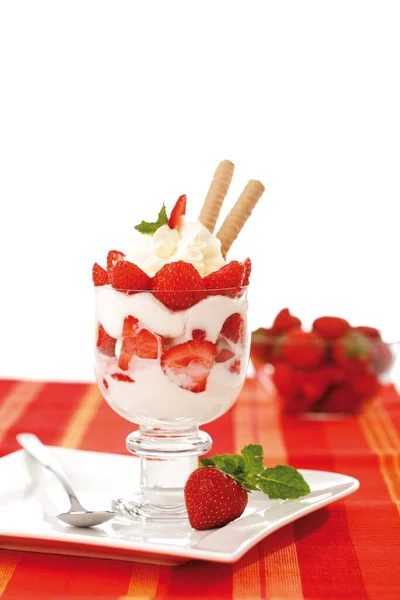 Curd Cheese Strawberries Glass — Stockfoto