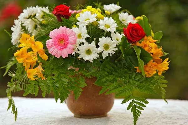 Bouquet Gerberas Lilies Vase — Stockfoto