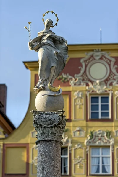 Колона Маріанського Фонтану Аристократичний Міський Дім Thurn Taxishaus Karls Square — стокове фото