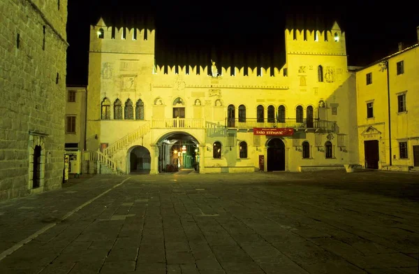 Piazza Della Città Capodistria Con Palazzo Pretorio Regione Primorska Slovenia — Foto Stock