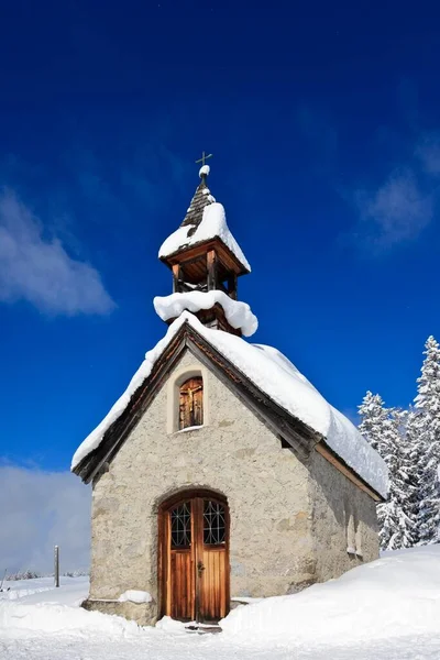 Snowy Chapel Traunstein Bavaria Germany Europe — Foto de Stock