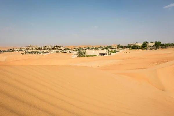 Qasr Sarab Desert Resort Anantara Omgiven Höga Sanddyner Liwa Oas — Stockfoto
