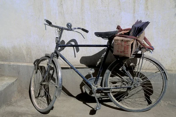 Bicycle Parked Lhasa Tibet — Stock Photo, Image