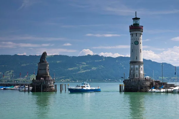 Harbor Entrance Lindau Lake Constance Bavarian Lion Lighthouse Boat Water — Stockfoto
