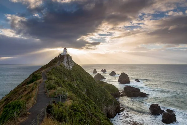 Lighthouse Nugget Point Sunrise Nugget Point Ahuriri Flat Otago Region —  Fotos de Stock