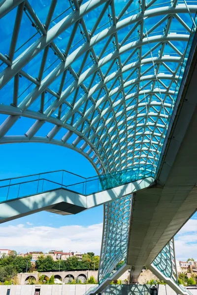 Мост Мира Через Реку Мтквари Архитектор Микеле Луччи Тбилиси Грузия — стоковое фото