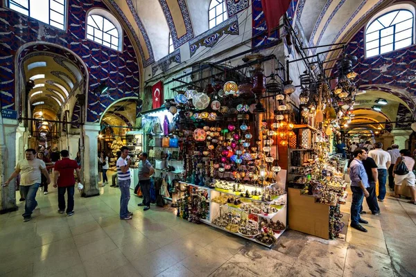 Istanbul Turkey May People Tourists Visit Shop Grand Bazaar May — Stok fotoğraf