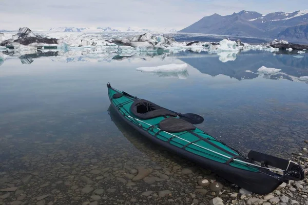 Faltkajak Ufer Des Joekulsarlon Gletschersees Island Europa — Stockfoto