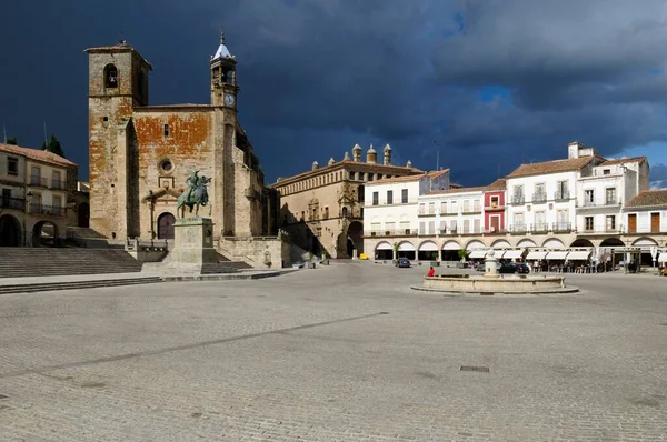 Plaza Mayor Con Iglesia San Martín Trujillo Extremadura España Europa — Foto de Stock