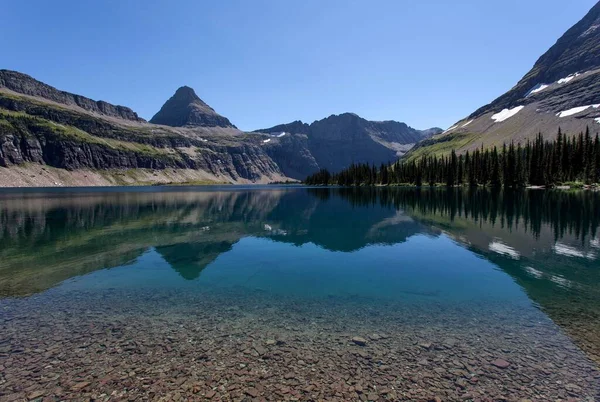 Danau Tersembunyi Dengan Pegunungan Reynolds Taman Nasional Glacier Montana Amerika — Stok Foto