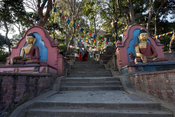 Klim Naar Swayambhunath Stupa Kathmandu Unesco Werelderfgoed Nepal Azië — Stockfoto