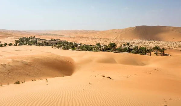 Qasr Sarab Desert Resort Anantara Omgiven Höga Sanddyner Liwa Oas — Stockfoto