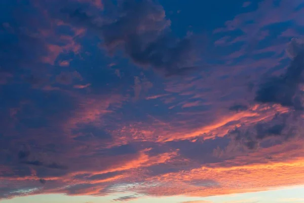 Nuvens Pôr Sol Vermelho Noite Baixa Saxónia Alemanha Europa — Fotografia de Stock