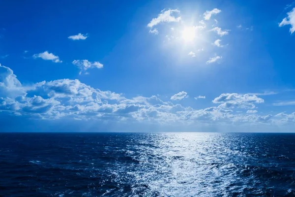 Soleil Fin Après Midi Travers Les Cumulus Dessus Mer Méditerranée — Photo