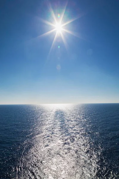 Réveil Navire Coup Soleil Sur Mer Méditerranée Chatoyante Fin Après — Photo