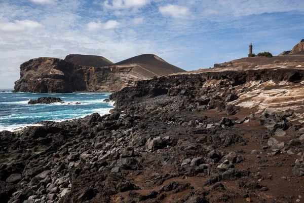 火山風景 ヴァルコ カペリーノス ポンタ カペリーノス リアライト灯台 カペロ フェアル島 アゾレス諸島 ポルトガル — ストック写真