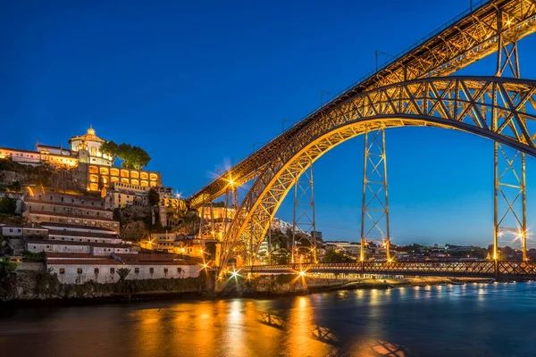 Köprü Köprü Ponte Dom Luis Douro Üzerinde Alacakaranlık Porto Portekiz — Stok fotoğraf