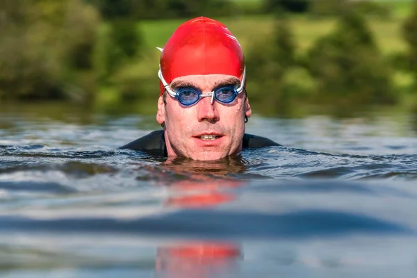 Hombre Años Con Traje Neopreno Nadando Lago Aichstruter Stausee Baden —  Fotos de Stock