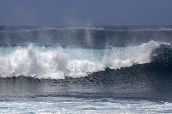 Σπάσιμο Κύματα Ισχυρό Πρήξιμο Σπρέι Νησί Της Faial Αζόρες Πορτογαλία — Φωτογραφία Αρχείου