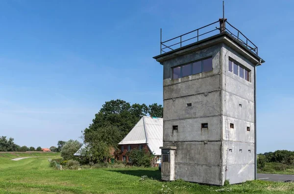 Historischer Grenzturm Der Ddr Wachturm Der Elbe Bei Bleckede Niedersachsen — Stockfoto