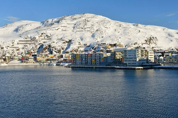 Budynek Mieszkalny Bezpośrednio Przy Nabrzeżu Zatoki Hammerfest Finnmark Norwegia Europa — Zdjęcie stockowe