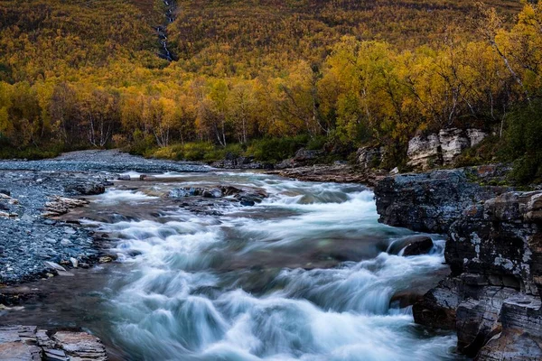 Herbstliche Schlucht Von Abisko Fluss Abiskojokk Abiskojokk Nationalpark Abisko Norrbotten — Stockfoto