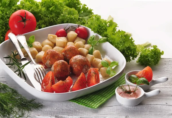 Köttbullar med tomatsås — Stockfoto