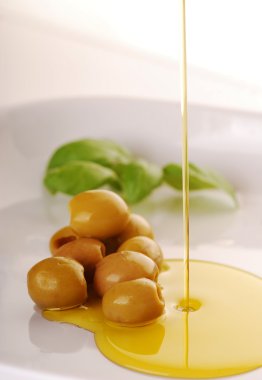 Zeytinyağı ve zeytin