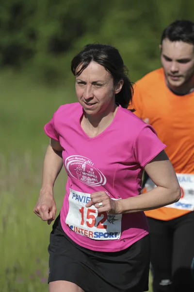 Mujer madura motivada para correr . — Foto de Stock