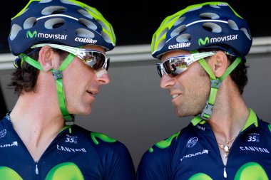 Alejandro valverde ve İsa herrada.