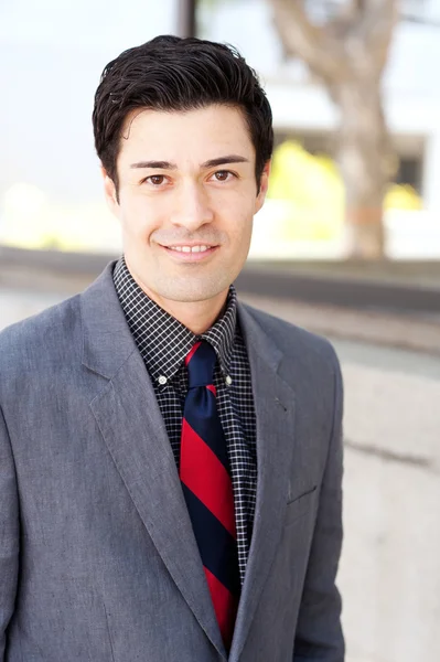 Retrato de um jovem empresário — Fotografia de Stock