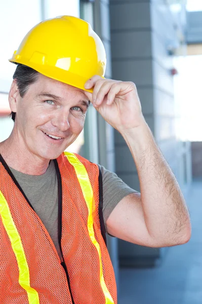 外成熟した建設労働者の肖像画 — ストック写真