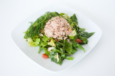 taze doğranmış ton balıklı salata