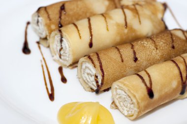 tava keki rulo tatlı süzme peynir ile