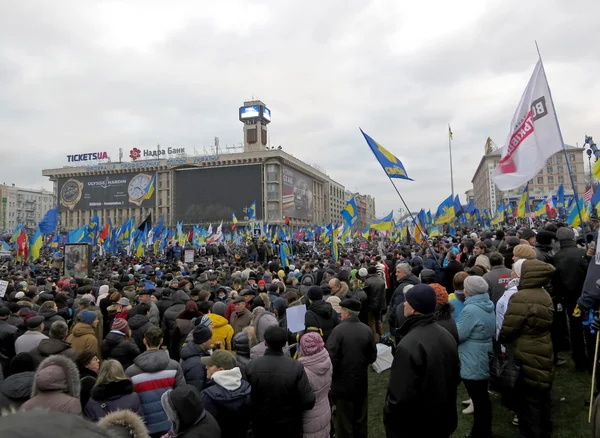 Украинские протестующие на главной площади Киева — стоковое фото