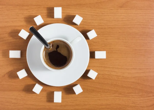 Xícara de café com açúcar como um relógio — Fotografia de Stock