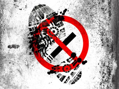 kirli ayak izi ile beyaz tahta at üzerinde çizilmiş hiçbir Sigara İçilmez işareti