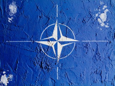 duvara boyalı nato sembolü