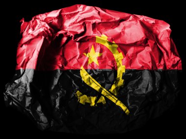 Angola. buruşuk kağıt siyah arka plan üzerine boyanmış Angola bayrağı