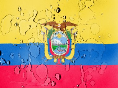 su damlaları ile kaplı Ekvador bayrağı