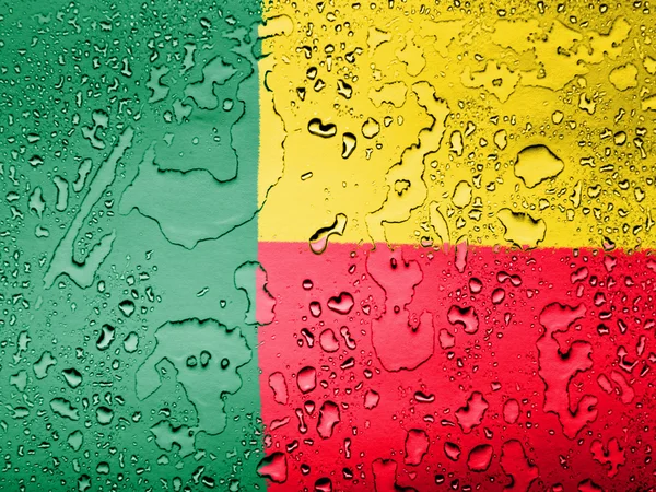 Benin. Flaga Benini pokryte krople wody — Zdjęcie stockowe