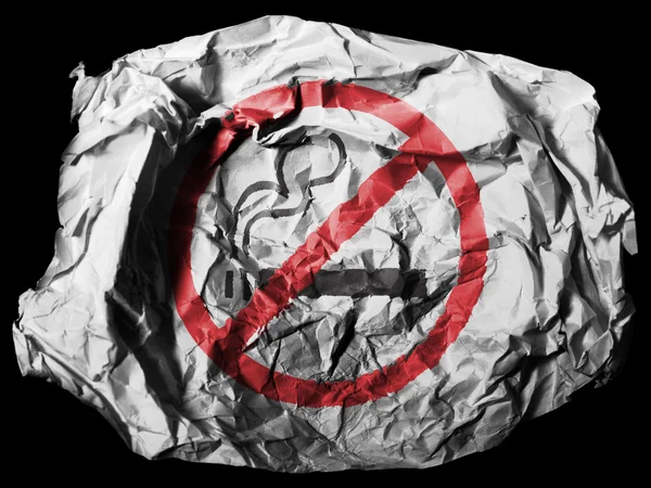 No smoking sign drawn at painted on crumpled paper on black background — Stock Photo, Image