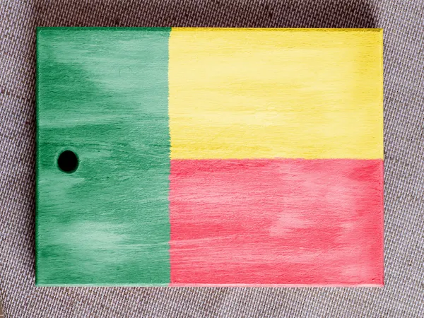 Benin. benini flagga målade över träskiva — Stockfoto