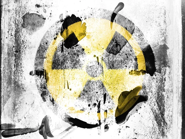 核辐射符号上画绘 grunge 墙上 — 图库照片