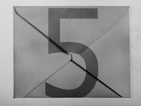 5 Five painted on grey envelope — Stock Photo, Image