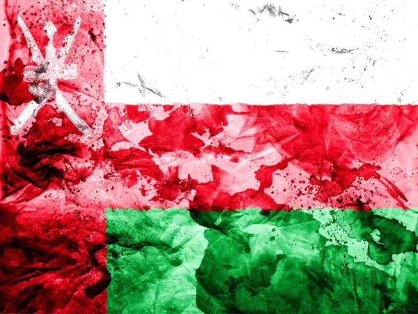 Bandera de Omán pintada de papel sucio y gruñón — Foto de Stock