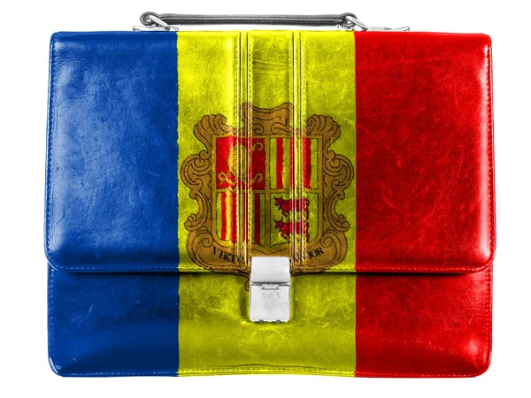 Флаг Андорры нарисован на маленьком портфеле или кожаной сумочке — стоковое фото
