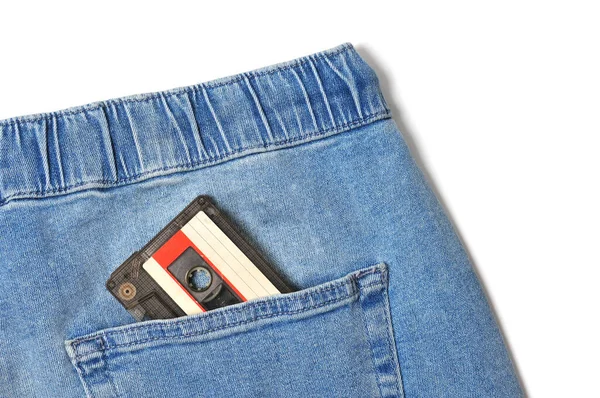 Calça Jeans Vintage Com Cassete Áudio Bolso Fechar Backgroun Branco — Fotografia de Stock