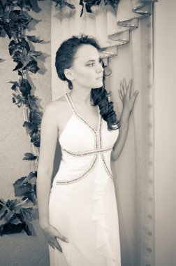 Gelinlik giymiş gelin